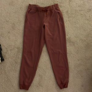 Lululemon like new raspberry joggers.